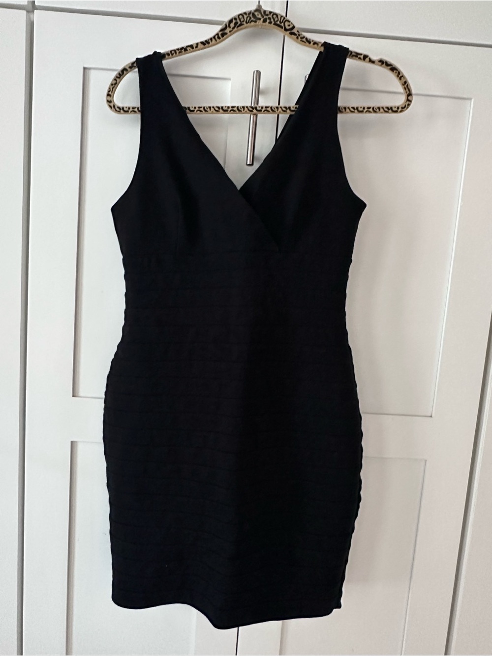 Express Black Sleeveless V-Neck Mini Dress M